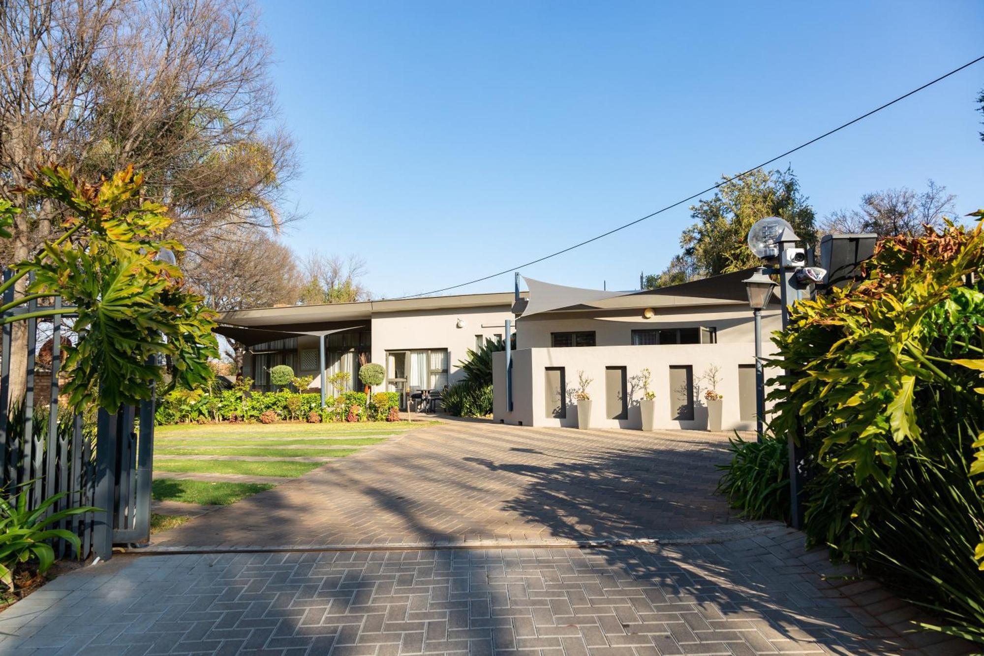 Glen Maine Guest House Pretoria Bagian luar foto